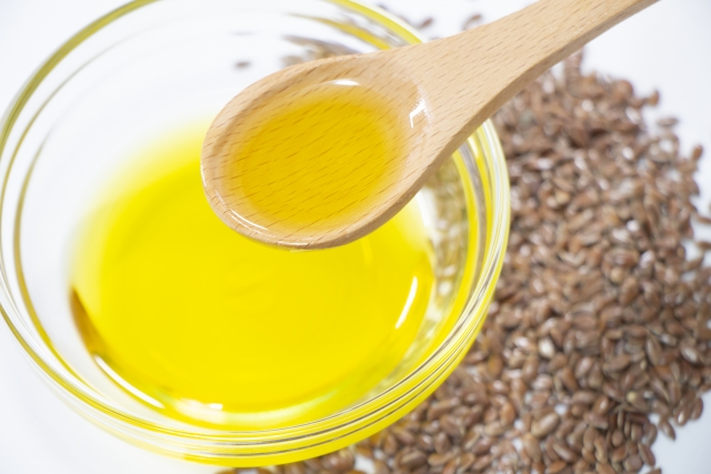 オイルをすくう